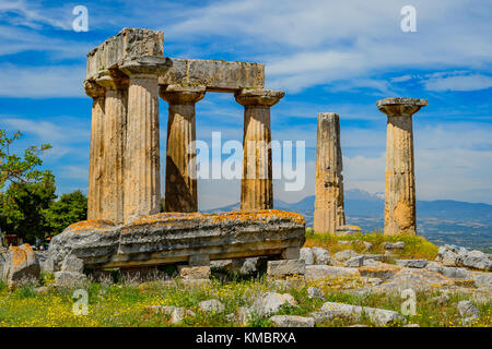 Die Ruinen der Apollo Tempel im antiken Korinth, Griechenland Stockfoto