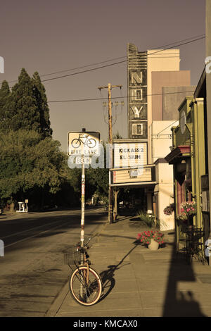 Willits, Ca, USA - 15. August: willits Kino in Sepia Ton am 15. August 2013. willits ist ein Herz von Mendocino County, Kalifornien, USA Stockfoto