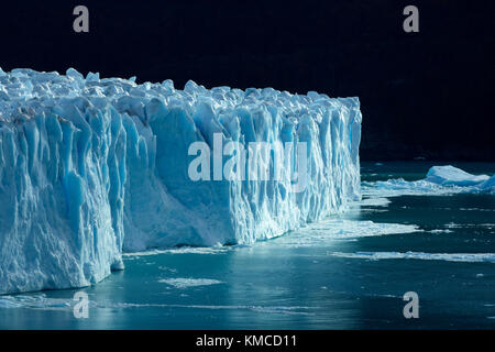 Terminal Gesicht des Gletschers Perito Moreno, und der Lago Argentino, Parque Nacional Los Glaciares (World Heritage Area), Patagonien, Argentinien, Südamerika Stockfoto