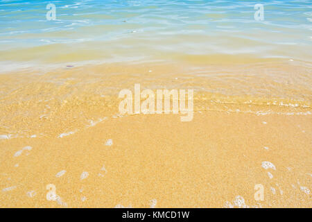 Weiche sea wave auf Thailand Sandy Beach, Koh Samui Stockfoto