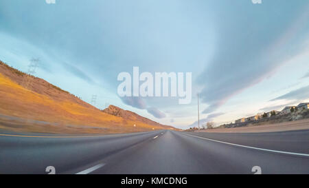 POV point of view - Fahren von Westen auf der Autobahn 470 Bei er Anfang des Winters. Stockfoto