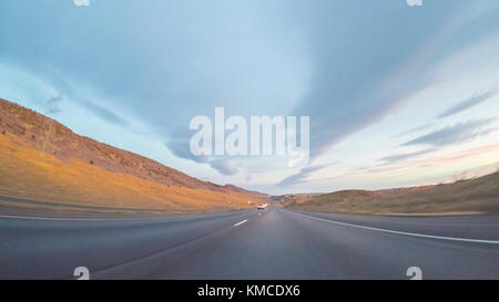 POV point of view - Fahren von Westen auf der Autobahn 470 Bei er Anfang des Winters. Stockfoto