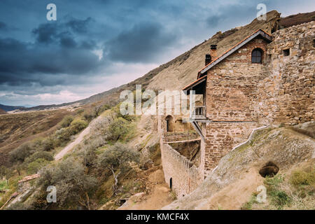 Sagarejo Gemeinde, Region Kachetien, Georgia. alte Felsen gehauen georgisch-orthodoxen David gareja Klosteranlage. Kloster befindet, Südosten Stockfoto