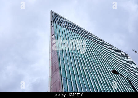 London City - Dezember 23, 2016: oben auf dem höchsten Punkt des modernen Wolkenkratzer nova Victoria aus Glas und Stahl Stockfoto