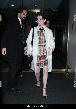 New York, NY, USA. Dez. 2017. Claire Foy in der Today Show, um über die neue Staffel der Krone in New York zu sprechen, 05. Dezember 2017. Credit: Rw/Media Punch/Alamy Live News Stockfoto