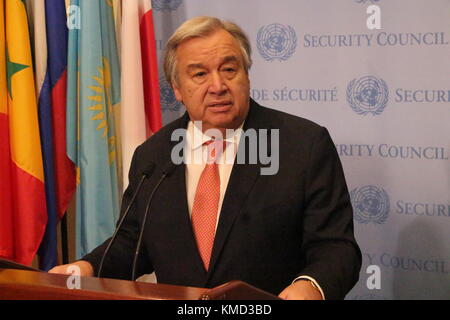 Uno, New York, USA. 6 Dez, 2017. un-sec-gen Antonio Guterres zum US-Präsidenten Trumpf, die US-Botschaft mit Verteidigung von zwei bis Jerusalem-Lösung zwischen Israel und Palästina. Foto: Matthew Russell Lee/Innenstadt Presse reagiert Stockfoto