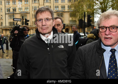 London, Vereinigtes Königreich. Dezember 2017. Der stellvertretende Chief Constable Marcus Beale, der der Polizei der West Midlands angehört wurde, wurde von seinem juristischen Team aufgefordert, vor dem Westminster Magistrates' Court zu erscheinen. Die Vorladung bezieht sich auf eine Untersuchung des mutmaßlichen Versäumnisses, sensible Dokumente zu schützen, nachdem Gegenstände aus einem nicht gekennzeichneten Polizeiauto im Mai 2017 gestohlen wurden. Quelle: Peter Manning/Alamy Live News Stockfoto