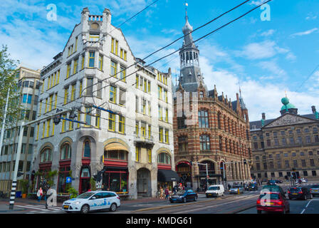 Raadhuisstraat, mit Magna Plaza und den Königlichen Palast, Amsterdam, Niederlande Stockfoto