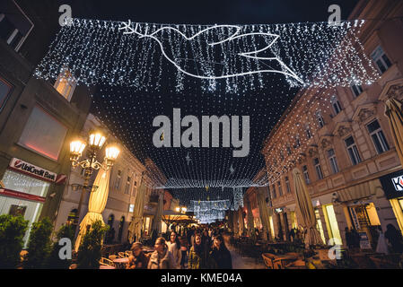 Jovina Zmaj Straße von Weihnachten in Novi Sad Stockfoto