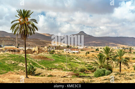 Typische tunesische Landschaft bei Ksar Ouled Soltane in der Nähe von tataouine Stockfoto