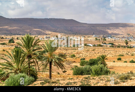 Typische tunesische Landschaft bei Ksar Ouled Soltane in der Nähe von tataouine Stockfoto