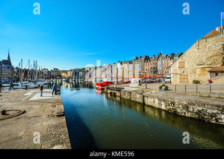 Der alte Pier an der malerischen Hafenstadt Honfleur Frankreich an der Küste der Normandie Stockfoto