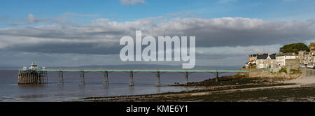 Blick auf die viktorianischen Pier in Clevedon, Somerset, UK. Stockfoto