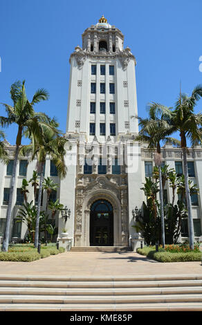 Beverly Hills, Ca - 21. August: Rathaus der Beverly Hills, Ca an Aug. 21., 2013. Beverly Hills ist weltweit berühmt für seine luxuriösen Kultur und berühmte re Stockfoto