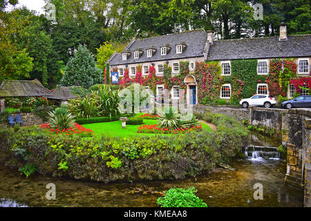 Das Swan Hotel in der schönen Cotswolds Dorf Bibury, England, UK. Stockfoto