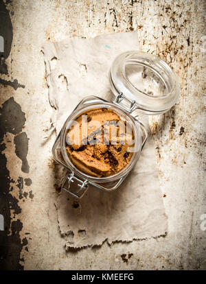 Oatmeal Cookies in einem jar. Auf einem alten rustikalen Hintergrund. Stockfoto