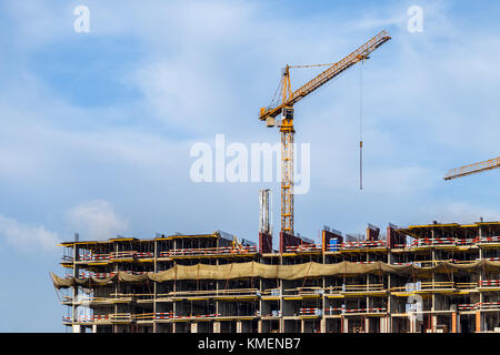 Crains auf der Baustelle von Gebäude Stockfoto