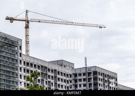 Crains auf der Baustelle von Gebäude Stockfoto