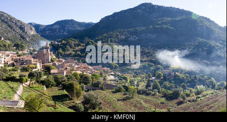 Panoramablick von Valldemossa auf Mallorca, Spanien Stockfoto