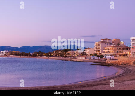 Panoramablick von Palma Küste bei Sonnenuntergang. Palma De Mallorca, Spanien Stockfoto