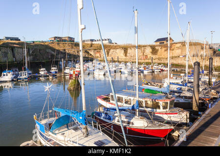 Yachten in der Marina auf der Seaham Hafen, Durham, Großbritannien Stockfoto