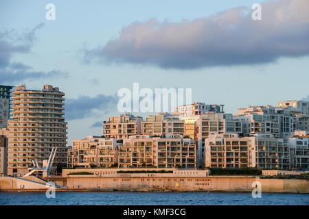 Moderne Wohngebäude in Sliema auf Malta Stockfoto