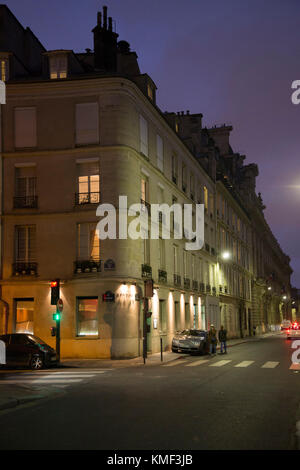 Paris, Frankreich. Restaurant L'Arpege. Drei Michelin-Sterne. Nachts Stockfoto