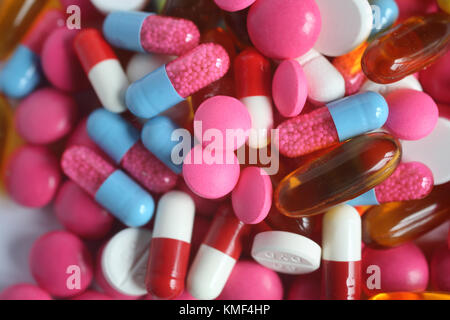 Vielzahl von Tabletten Stockfoto
