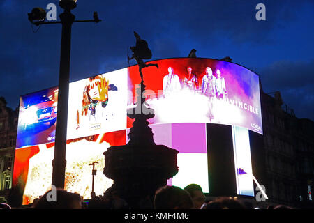 Die neue Werbung Bildschirm am Piccadilly Circus in London, Großbritannien Stockfoto