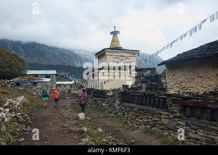 Mani Mauer, die in das Dorf samagaon, eine tibetische Gebiet in der Manaslu Region, Nepal Stockfoto