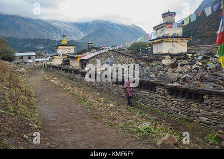 Mani Mauer, die in das Dorf samagaon, eine tibetische Gebiet in der Manaslu Region, Nepal Stockfoto