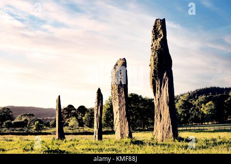 Ballymeanoch prähistorisch Neolithischen stehende Steine Stein Ausrichtung aus dem Süden gesehen. Kilmartin Valley, Argyll, Schottland, Großbritannien Stockfoto