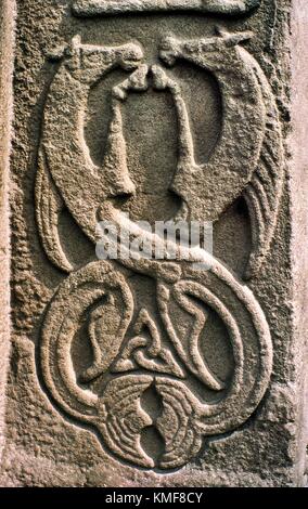 Panel auf der Vorderseite des keltischen piktische mittelalterlichen christlichen Kreuz Platte, Aberlemno Churchyard Tayside. Schottland. Seepferdchen-Motiv Stockfoto