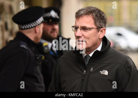 Der stellvertretende Polizeichef Marcus Beale, der fehlerhaften Dokumente unter der offiziellen Geheimnisse Handeln zu schützen beschuldigt wird, kommt beim Amtsgericht Westminster in London. Stockfoto