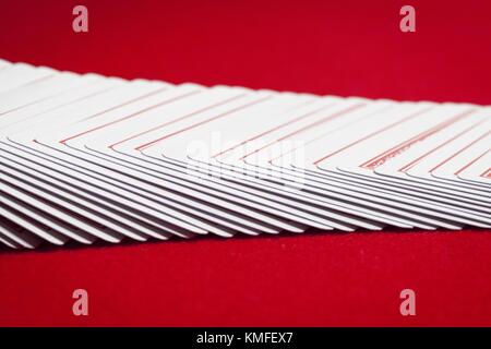Poker Karte auf dem Tisch nieder Stockfoto