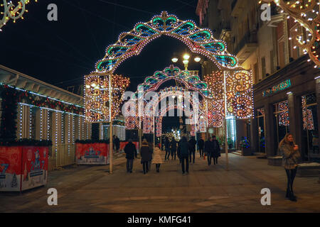 Moskau, Russland - 29. Dezember 2016: Neues Jahr und Weihnachten Dekorationen und Lichter in den Straßen von Moskau. Stockfoto