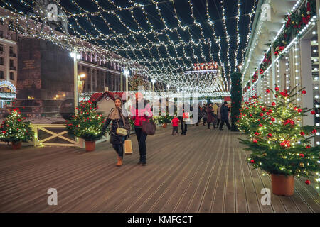 Moskau, Russland - 29. Dezember 2016: Neues Jahr und Weihnachten Dekorationen und Lichter in den Straßen von Moskau. Stockfoto