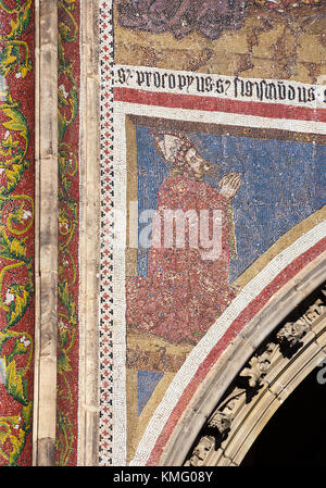 Karl IV. auf dem Mosaik des Letzten Gerichts (1372), Golden Gate in St. Veits Dom, die Prager Burg, Tschechische Republik - Karl IV. (26. August Stockfoto