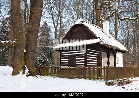 Ceska chaloupka a zamecka zahrada (narodni kulturni pamatka + UNESCO), Pruhonice, Praha, Ceska republika / Tschechische Hütte und Schlossgärten, Pruhonice Stockfoto