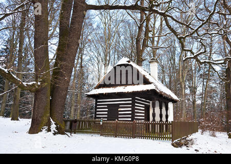 Ceska chaloupka a zamecka zahrada (narodni kulturni pamatka + UNESCO), Pruhonice, Praha, Ceska republika / Tschechische Hütte und Schlossgärten, Pruhonice Stockfoto