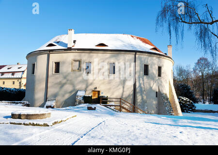 Ehemalige wasser Burg, Stadt Roztoky in der Nähe von Prag, Mittelböhmen, Tschechien - Museum und Stadt Galerie Stockfoto