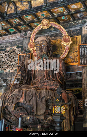 Butsuden kencho-ji Temple Hall bosatsu jizo Statue. deckenornamente Der momoyama Periode Stil. Japan wichtige kulturelle Eigenschaft. kamakura, kanag Stockfoto