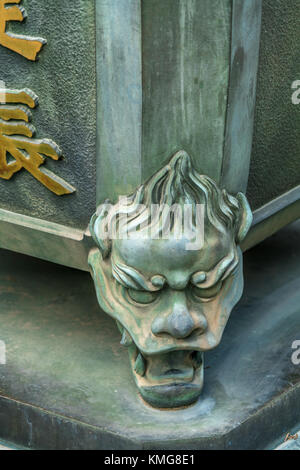 Kencho-ji, Detail der Jokoro (räucherkessel) vor Butsuden Halle. Kamakura, Präfektur Kanagawa, Japan Stockfoto