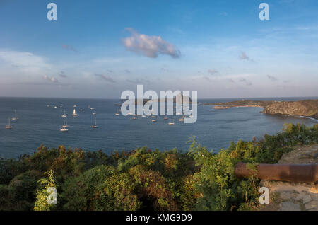 Luftaufnahme von Porto de Santo Antonio - Fernando de Noronha, Pernambuco, Brasilien Stockfoto