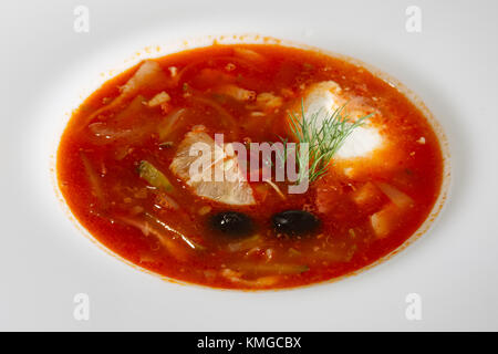 Traditionelle russische solyanka Suppe, Detailansicht Stockfoto