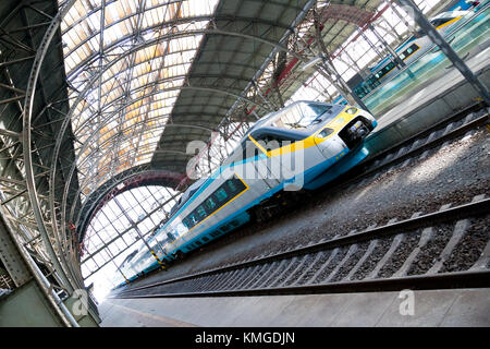 Die tschechische Bahn-sc super city Pendolino 680 Zug, Wilson Main Hauptbahnhof (Hlavni Nadrazi), Prag, Tschechische Republik Stockfoto