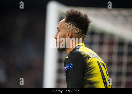 Madrid, Spanien. Dezember 2017. Dortmunder Pierre-Emerick Aubameyang während des Champions-League-Fußballspiels zwischen Real Madrid und Borussia Dortmund im Estadio Santiago Bernabéu in Madrid, Spanien, 06. Dezember 2017. Quelle: Bernd Thissen/dpa/Alamy Live News Stockfoto