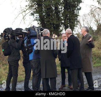 Die Brexit Ausschuss Besuch der Grenzübergang bei Middletown, Co Armagh, Nordirland am Donnerstag, 7. Dezember. 2017. Die irischen Grenze hier trennt Co Armagh in Nordirland und Co Monaghan in der Republik Irland. Stockfoto