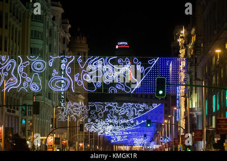 Madrid, Spanien. Dezember 2017. Weihnachtsbeleuchtung in Gran Via, Madrid, Spanien. Quelle: Marcos del Mazo/Alamy Live News Stockfoto