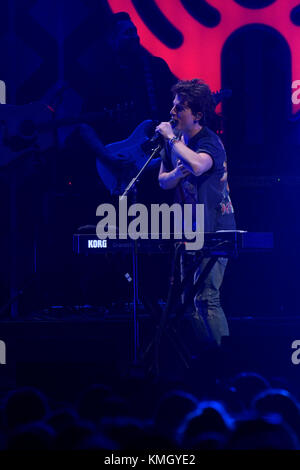 Philadelphia, USA. 06 Dez, 2017. Charlie Puth führt auf der Bühne während des Q102 iHeartRadio Jingle Ball 2017 an der Wells Fargo Center in Philadelphia, PA, am 6. Dezember 2017. Credit: Bastiaan Slabbers/Alamy leben Nachrichten Stockfoto